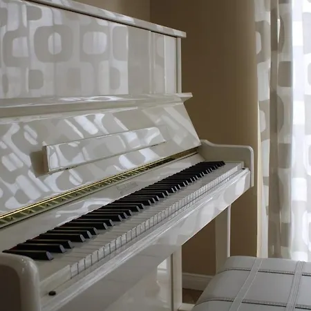 Unique & Modern アパート