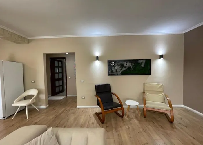 Unique & Modern ティラナ